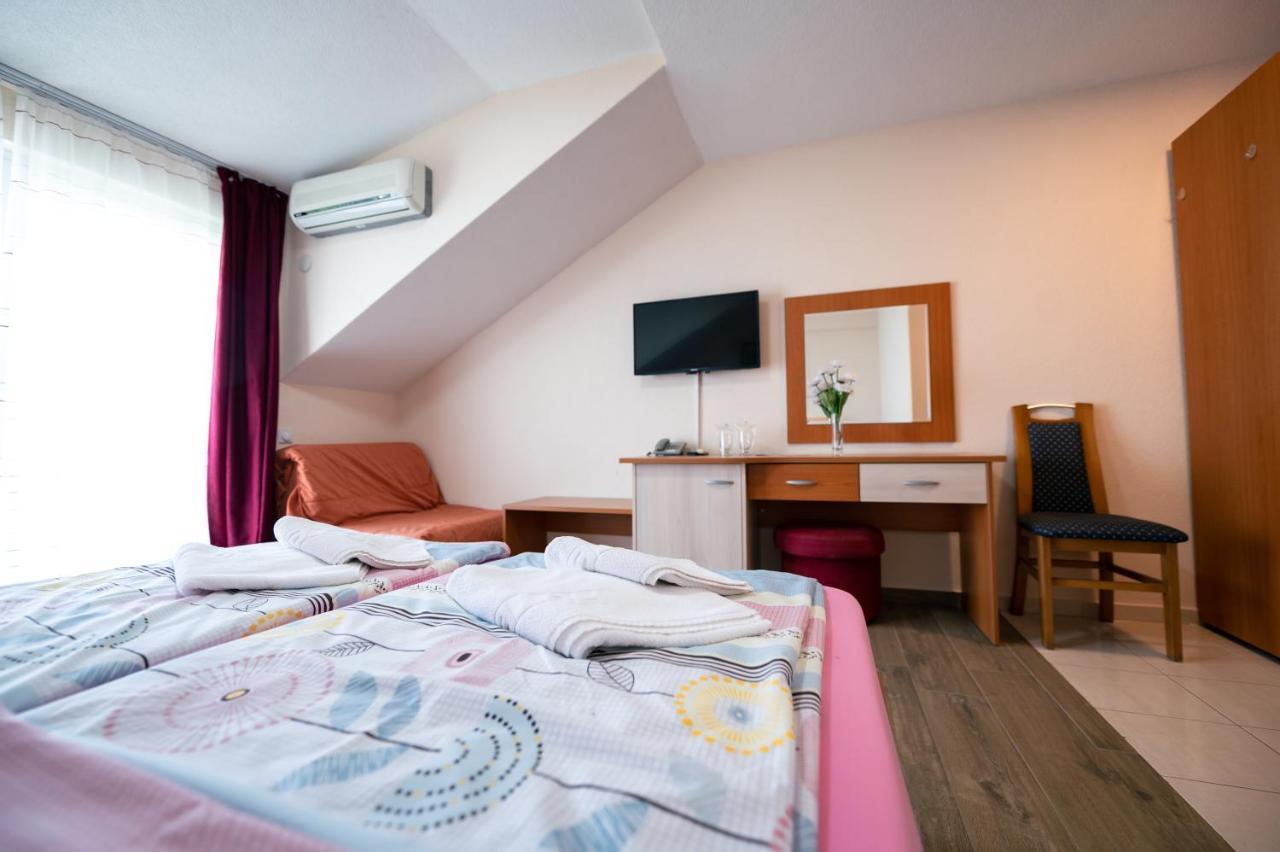 Hotel Holiday-M Ohrid Exterior photo